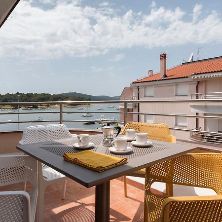 מדולין Seafront Apartment Gaby מראה חיצוני תמונה