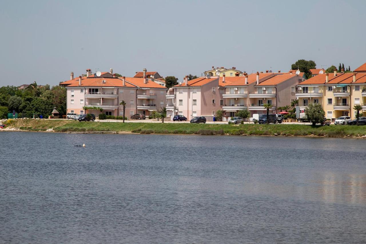 מדולין Seafront Apartment Gaby מראה חיצוני תמונה