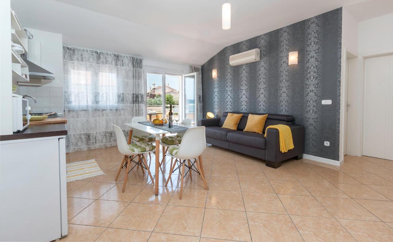 מדולין Seafront Apartment Gaby מראה חיצוני תמונה